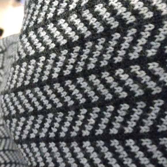 GoodThreads Men's Charcoal grey sweatshirt with Chevron pattern Sz Small NWT - Picture 10 of 17